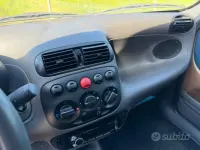 Usata Fiat 600 39 CV (28 kW) 1998 Marrone Berlina
