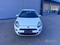Usata Fiat Punto Lounge 77 CV (56 kW) 2014 Bianco Utilitaria