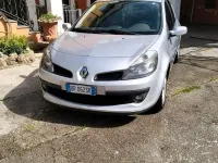 Usado Renault Clio II 85 CV (62 kW) 2008 Gris Berlina