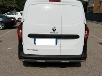Usado Renault Kangoo 95 CV (69 kW) 2022 Blanco Monovolumen
