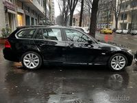 Usata BMW 318 143 CV (105 kW) 2011 Nero Station wagon