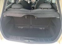Usata Mini Cooper 75 CV (55 kW) 2009 Panna pastello Utilitaria