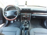 Usata Audi A4 125 CV (91 kW) 1997 Blu Station wagon