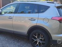 Usata Toyota RAV4 Hybrid Style 197 CV (144 kW) 2017 Argento SUV