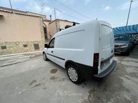 Usata Opel Combo 101 CV (74 kW) 2008 Bianco Monovolume
