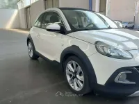Usata Opel Adam Rocks 69 CV (50 kW) 2015 Bianco Utilitaria