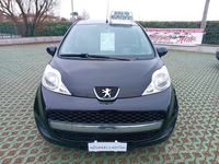Usata Peugeot 107 Allure 68 CV (50 kW) 2011 Nero Utilitaria