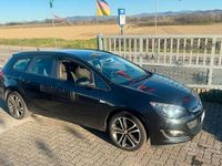Usata Opel Astra 140 CV (102 kW) 2013 Nero Station wagon
