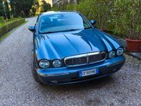 Usata Jaguar XJ 258 CV (189 kW) 2003 Grigio Berlina