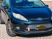 Usata Ford Fiesta 97 CV (71 kW) 2010 Nero Utilitaria