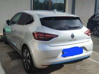 Usata Renault Clio V 140 CV (102 kW) 2021 Grigio Utilitaria