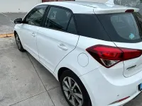 Usata Hyundai i20 75 CV (55 kW) 2017 Bianco Utilitaria