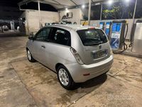 Usata Lancia Ypsilon 69 CV (50 kW) 2012 Grigio Utilitaria