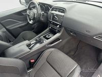 Begagnad Jaguar F-Pace Prestige 180 HK (132 kW) 2016 Vit SUV