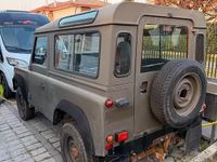 Usado Land Rover Defender 122 HP (89 kW) 2000 Verde Carrinha