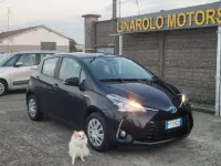 Usata Toyota Yaris Hybrid Cool 73 CV (53 kW) 2019 Blu Berlina