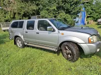 Usata Nissan Navara 133 CV (97 kW) 2004 Grigio Pick-up