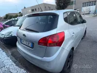 Usata Kia Venga 90 CV (66 kW) 2011 Grigio Utilitaria