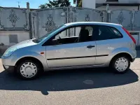 Usata Ford Fiesta Ghia 75 CV (55 kW) 2004 Grigio Utilitaria