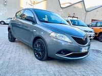 Usata Lancia Ypsilon Gold 69 CV (50 kW) 2017 Grigio Utilitaria