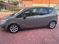 Usata Opel Meriva Cosmo 101 CV (74 kW) 2011 Marrone Monovolume