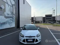 Usata Ford Focus Titanium 125 CV (91 kW) 2011 Bianco Berlina