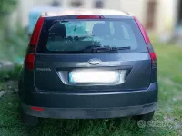 Usata Ford Fiesta 75 CV (55 kW) 2003 Grigio Utilitaria
