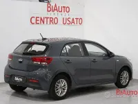 Usata Kia Rio Style 84 CV (61 kW) 2023 Grigio Berlina