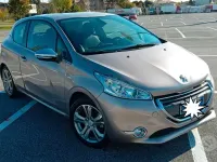 Usata Peugeot 208 Allure 82 CV (60 kW) 2013 Oro Utilitaria
