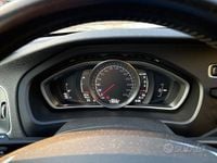 Usata Volvo V40 Ocean Race 120 CV (88 kW) 2016 Blu/azzurro Berlina