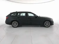 Usata BMW 320 Sport Line 190 CV (139 kW) 2020 Black sapphire Station wagon