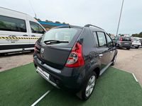 Usata Dacia Sandero Stepway 84 CV (61 kW) 2011 Nero Berlina