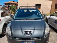 Usata Peugeot 5008 112 CV (82 kW) 2012 Grigio Monovolume