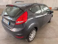 Usata Ford Fiesta 60 CV (44 kW) 2009 Grigio Berlina