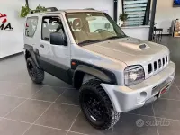 Usata Suzuki Jimny 65 CV (47 kW) 2005 Grigio SUV