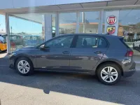 Usata VW Golf VIII Life 116 CV (85 kW) 2025 Grigio Berlina