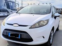 Usata Ford Fiesta 60 CV (44 kW) 2009 Bianco Berlina