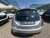 Usata Lancia Ypsilon Gold 95 CV (69 kW) 2012 Argento Utilitaria