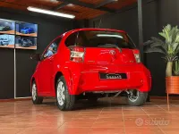 Usata Toyota iQ 67 CV (49 kW) 2013 Rosso Utilitaria