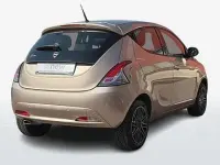Usata Lancia Ypsilon Gold 69 CV (50 kW) 2018 Oro Utilitaria