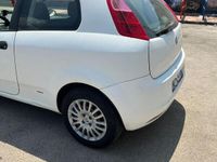 Usata Fiat Grande Punto 77 CV (56 kW) 2007 Bianco Utilitaria