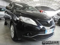 Usata Lancia Ypsilon 69 CV (50 kW) 2015 Grigio Utilitaria