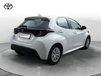 Usata Toyota Yaris Hybrid Active 116 CV (85 kW) 2025 Bianco Berlina