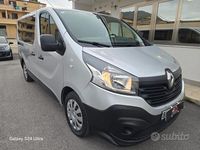 Begagnad Renault Trafic Zen 125 HK (91 kW) 2017 Grå Minibuss