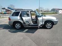 Usata Hyundai Santa Fe Dynamiq 125 CV (91 kW) 2004 Grigio SUV