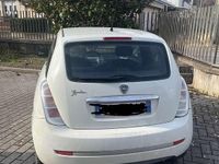 Usata Lancia Ypsilon 69 CV (50 kW) 2011 Bianco Utilitaria