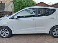 Usata Hyundai i10 Comfort 69 CV (50 kW) 2014 Bianco Utilitaria