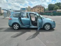 Usata Renault Grand Scénic II 110 CV (80 kW) 2009 Blu Monovolume
