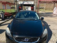 Second-hand Volvo V40 Kinetic 115 CP (84 kW) 2012 Negru Hatchback