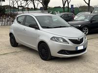 Usata Lancia Ypsilon 70 CV (51 kW) 2021 Grigio Utilitaria